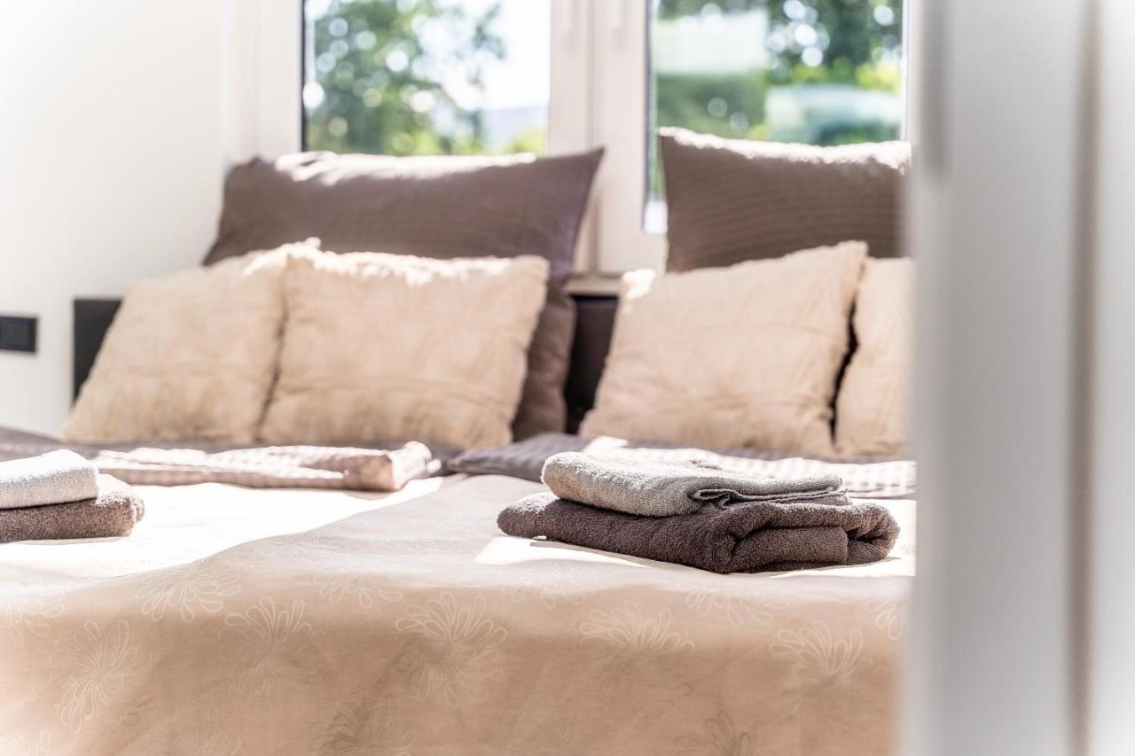 קאסל Gemuetliches Und Lichtdurchflutetes Penthouse Mit Sternenhimmelblick, Boxspringbett Und Terrasse - Gute Anbindung An Die Innenstadt מראה חיצוני תמונה